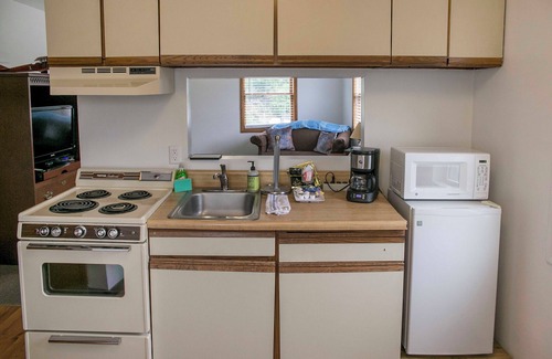 Hammondsport Apartment | The Jenny , Located in Hammondsport just 1 block from Keuka Lake