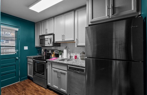 Cameron Village Apartment | The Jewel Box- NC State/Walkable