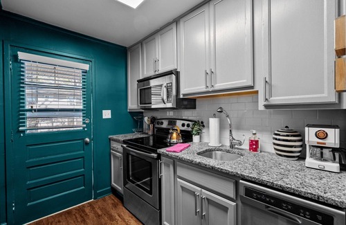 Cameron Village Apartment | The Jewel Box- NC State/Walkable