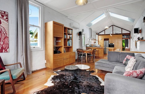 Ponsonby Apartment | The Kauri Retreat near Beaches -Air-Cons