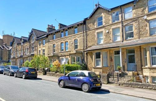 Harrogate City Centre Apartment | The Kensington, Victorian 1-bed
