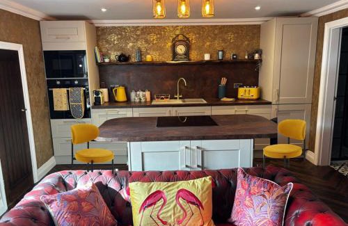 Harrogate City Centre Apartment | The Kensington, Victorian 1-bed