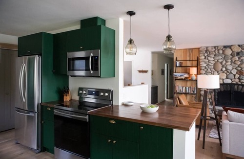 Kernville House | The Kern River House: Lookout House Private Riverfront Access Fireplaces Dog OK