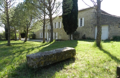 Visan House | "The keys of Saint-Pierre", 18th century mansion, swimming pool, countryside