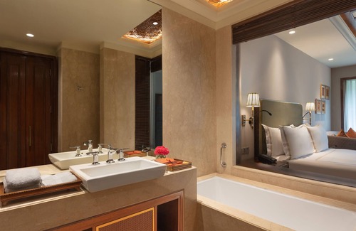 Srinagar Resort | The Khyber Himalayan Resort & Spa