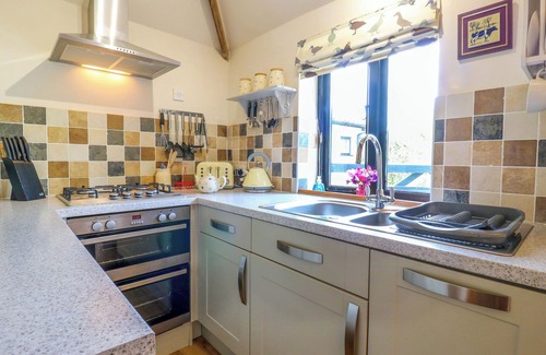 Harleston Cottage | THE KILN, pet friendly, with a garden in Harleston