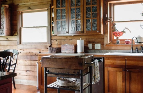 Blue Ridge House | The Kingfisher Cabin -Creekside Mountain Escape, Blue Ridge/McCaysville-