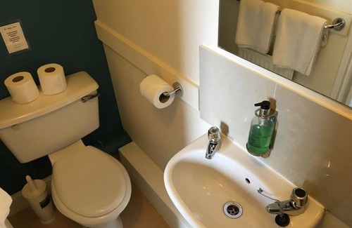 Ealing Bed & Breakfast | The Kings Arms