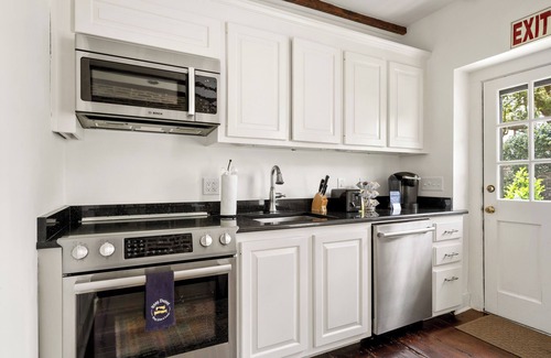 South of Broad House | The Kitchen House at 68 Broad | Historic CHS