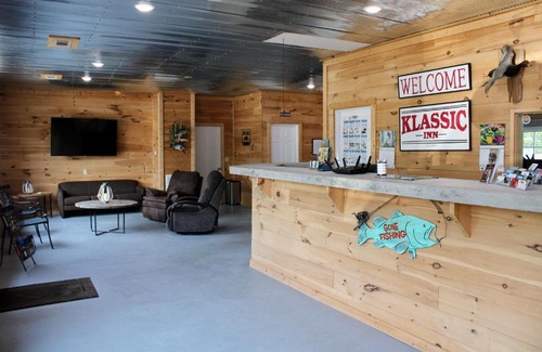 Greers Ferry Hotel | The Klassic Inn