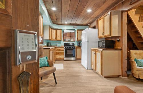 Wilsonia House | The Knotty Cabin in Kings Canyon National Park