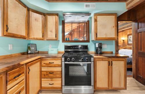 Wilsonia House | The Knotty Cabin in Kings Canyon National Park