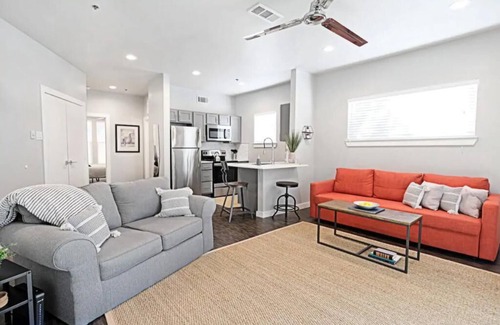 Old East Dallas Apartment | The Kozy Urban Dallas Flat