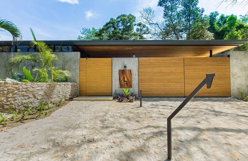 Carmen Villa | The L Design Villa