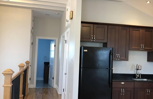 Freret Apartment | The Lair Uptown Tulane Hip Freret Area Brand New 1/2 mi to St Charles streetcar