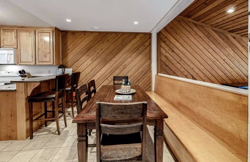 Lakeshore Condo | The Lake House - 2bd/2bth condo 19 at Huntington Lake