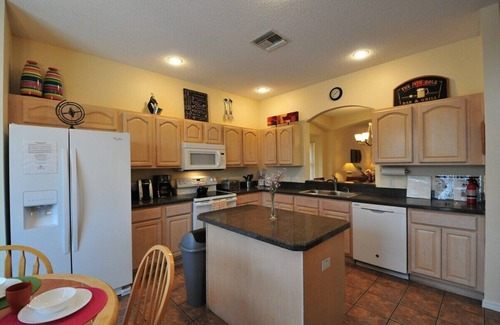 Lake Berkley House | The Lake House! 7Br 4.5ba with private pool!