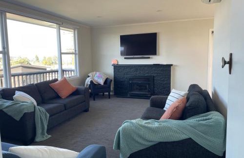 Taupo House | The Lake House