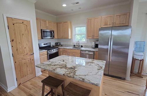 Ocracoke House | The Lake House: Private Large Yard l Screened Porch