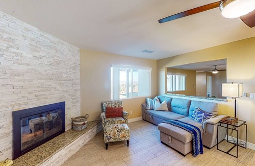 Lakeland Village House | The Lakehouse: 3 BR, 2 BA House in Lake Elsinore, Sleeps 6