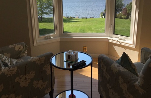 Rossmore House | "The Lakehouse" Where Time is Suspended!!