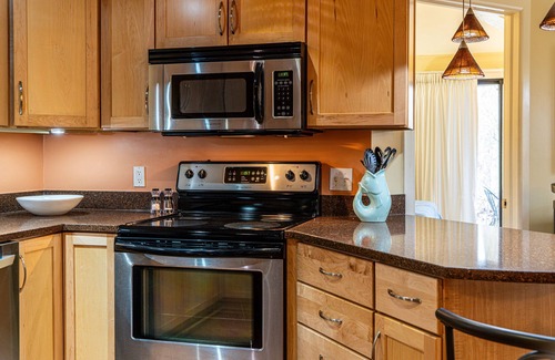 Fontana Condo | The Lakepod at Abbey Springs – 2 BDR Just 5 Min to Lake, Tons of Amenities!