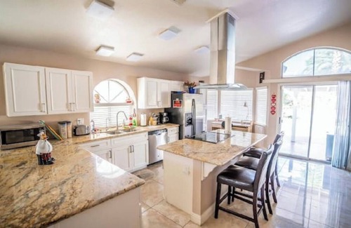 The Section Seven House | The Lakes/Downtown Summerlinnn