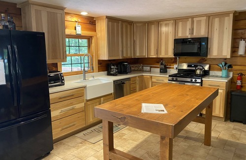 Gilford House | The Lakes Region Log Cabin