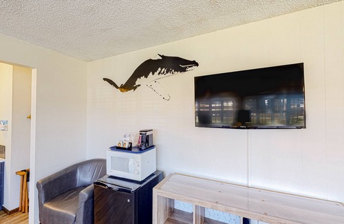Bandon House | The Lamplighter Inn - Unit 116 & 117 | Motel in downtown Bandon