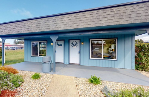 Bandon House | The Lamplighter Inn - Unit 116 & 117 | Motel in downtown Bandon