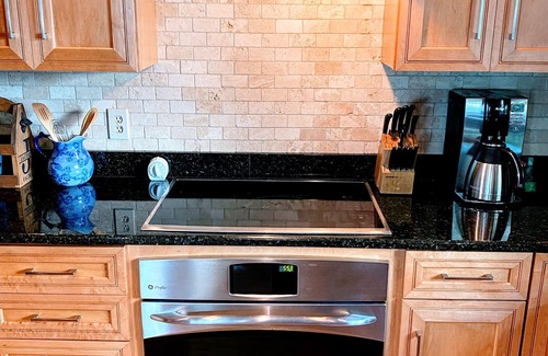 Gravois Mills House | The Landing - 3 Level Home with Amazing Views