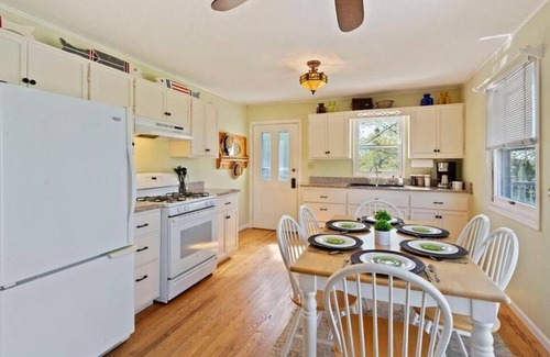 Annandale Cabin | The Landing Spot on Clearwater Lake