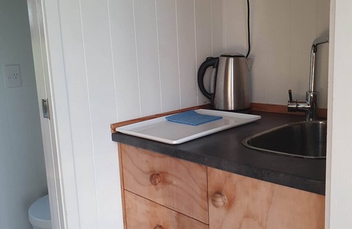Omapere Ski Chalet | The Landings Hokianga - Tūī