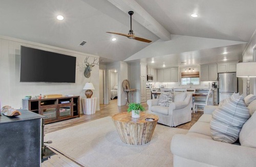 Brookeland House | The Lapis Leaf-Water front at Lake Sam Rayburn