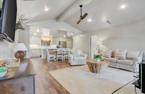 Brookeland House | The Lapis Leaf-Water front at Lake Sam Rayburn