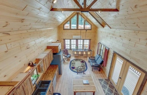 Dickson County Cabin | ~The Laramie~ 2-bedroom, 2 bath Log cabin near Charlotte rustic but comfortable