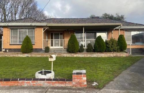 Bundoora House | The large room is conveniently located