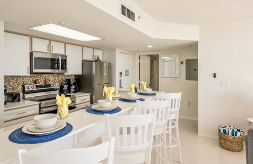 Key West Condo | *THE LARK’S LANDING @ SUNRISE SUITES* Condo & Pool + LAST KEY SERVICES…
