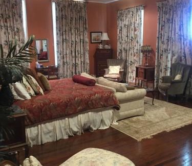 San Jacinto Bed & Breakfast | The Lasker Inn