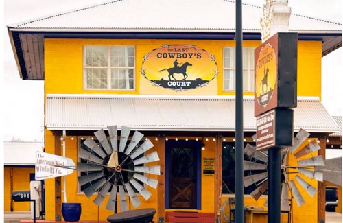 Clear Creek Hotel | The Last Cowboys Court