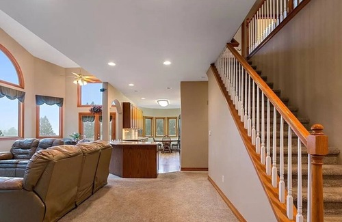 Richmond Hill Corridor House | The Last Resort Retreat: 14-acre, 3000 sq. ft. Mountain Home