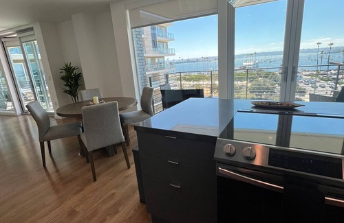 East Village Apartment | The Lavender – Bright & Cozy 2-Bedroom Apartment with WiFi,GYM & AC