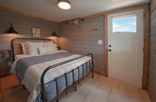 Lookout Valley Neighborhood Association House | The Lavender Loft