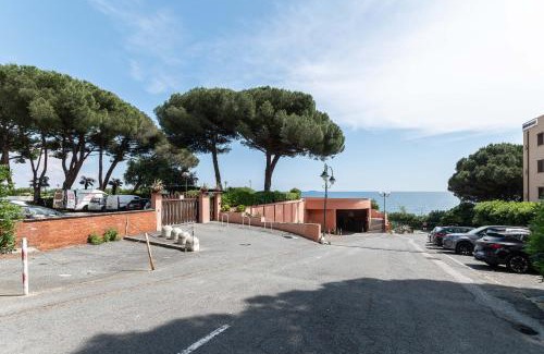 Arenzano Apartment | "The Lavender Spot" con accesso alla spiaggia e alla piscina nell'esclusiva Pineta di Arenzano