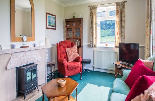 Charlton Marshall Apartment | The Lawns, Charlton Marshall nr Blandford. Sleeps 4 & baby
