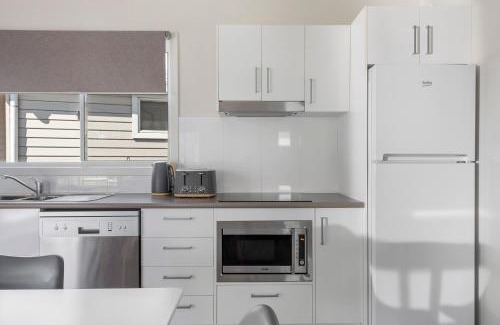 Lake Conjola Resort | The Leaning Oak Holiday Lifestyles - Lake Conjola