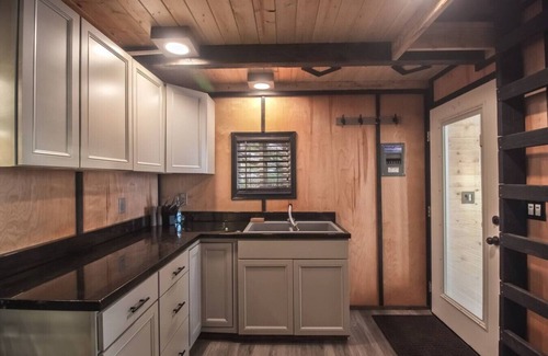 Seward Cabin | The Ledge at Granite Point