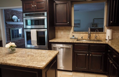 Norman House | The Legacy House - 6BR Home near OU campus
