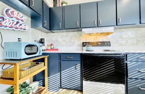 University House | The Leia, 2BR Bright Retreat by Velvet Ditch Villas