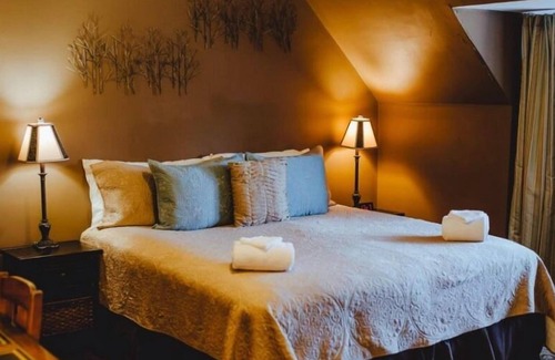 Grand Rapids Bed & Breakfast | The Leonard at Logan